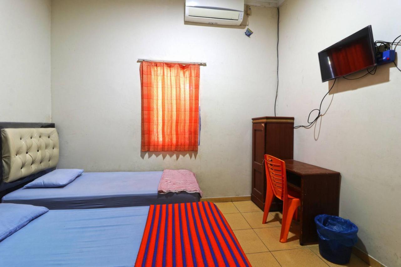 Hotel Wisma Cempaka 2 Syariah Parit  Exterior foto